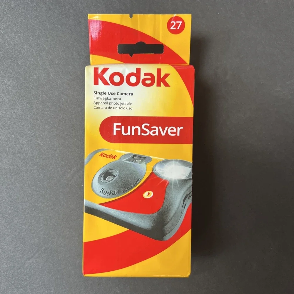 Sealed Kodak FunSaver Disposable 35mm Camera (27 Exposures) 800 Film 08/25